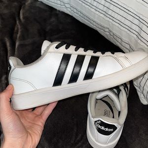 adidas cloud-foam grand court shoes